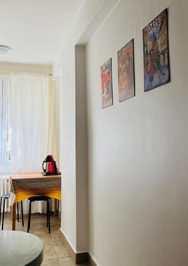 Bauhaus Flat In Amazing Location * Budapesta